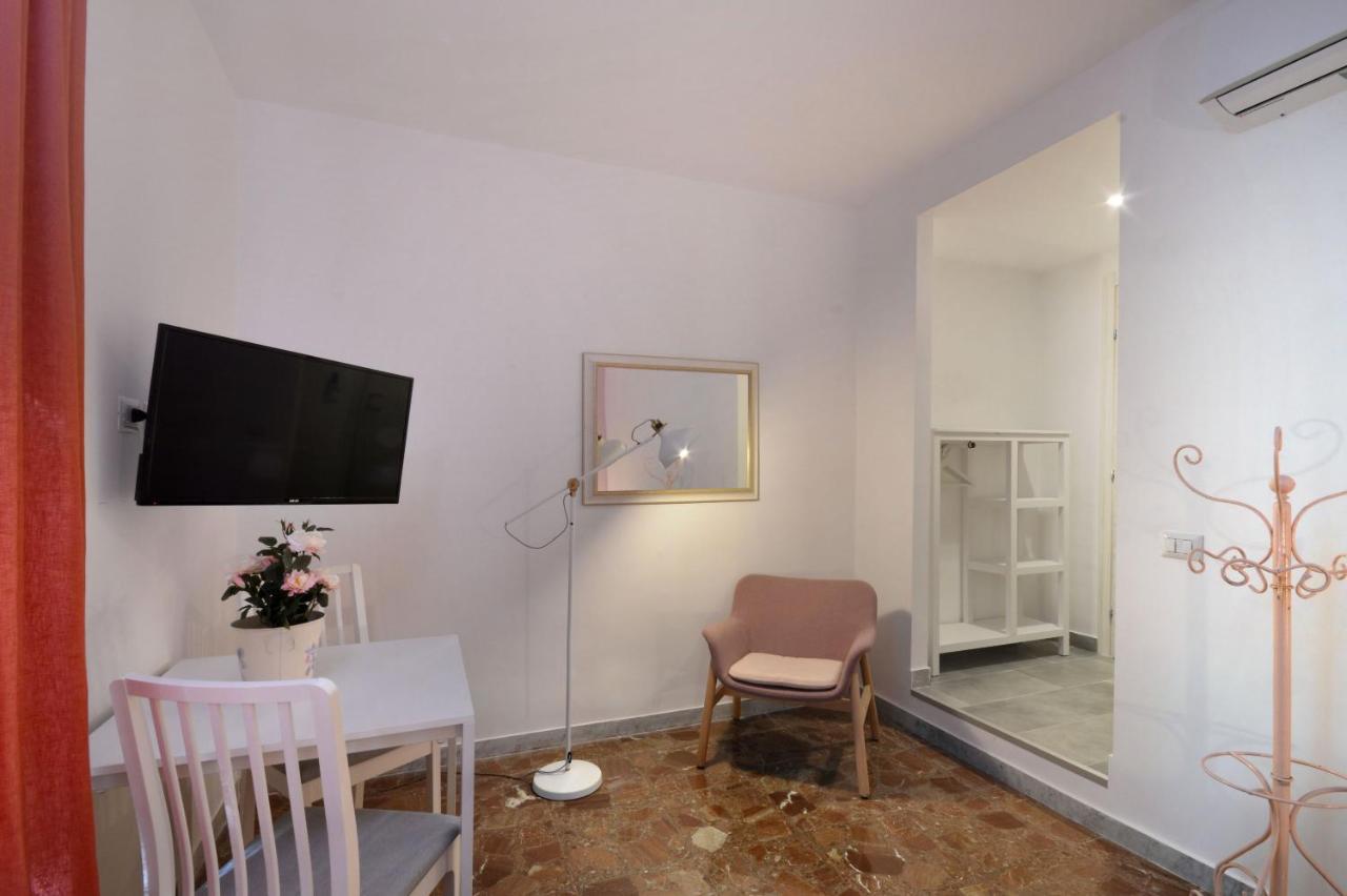 La Locanda Dell'Arte-Museo Napels Buitenkant foto